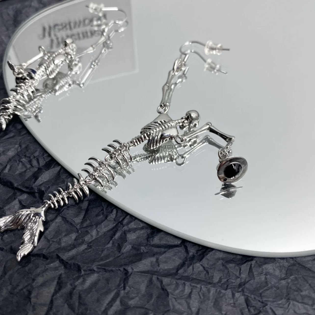 Официальная подлинная Vivienne Westqueen West Empress Dowager Small Mermaid Skeleton Ear Round Girl High-quality Middle Ages