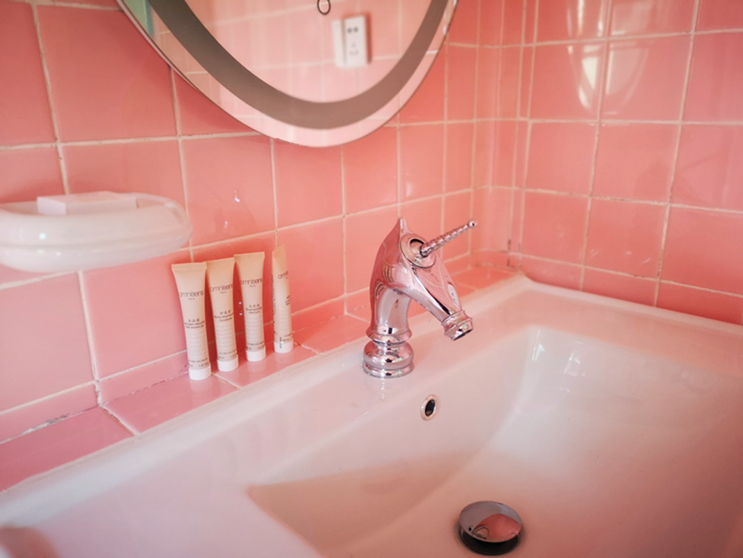 Butterfly bathroom unicorn basin faucet retro style pure copper material homestay hotel home style