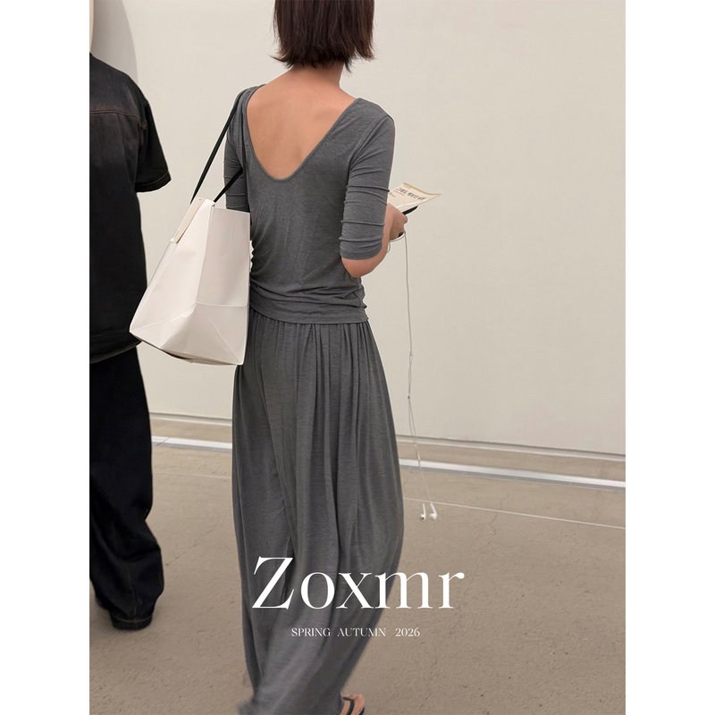 Korean-Style High-Intelligence Fashion Outfit with a Lazy and Relaxed Vibe, Casual Gray Backless T-Shirt Top and Wide-Leg Pants Set for Women in Early Autumn Korean-Style High-Intelligence Fashion Outfit with a Lazy and Relaxed Vibe, Casual Gray Backless T-Shirt Top and Wide-Leg Pants Set for Women in Early Autumn
