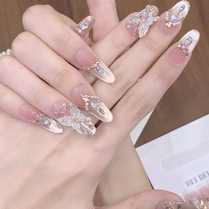 Purely Handmade Children's Nail Art for Girls, Champagne Color, Handmade Butterfly Design, Rich and Luxurious Style, Light Cat Eye Effect
