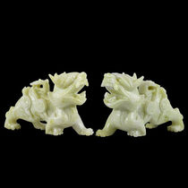 Ciyuan Zhengtang Xian Lantian jade carving Pixiu ornaments a pair of male and female Piqiu in the living room home TV cabinet
