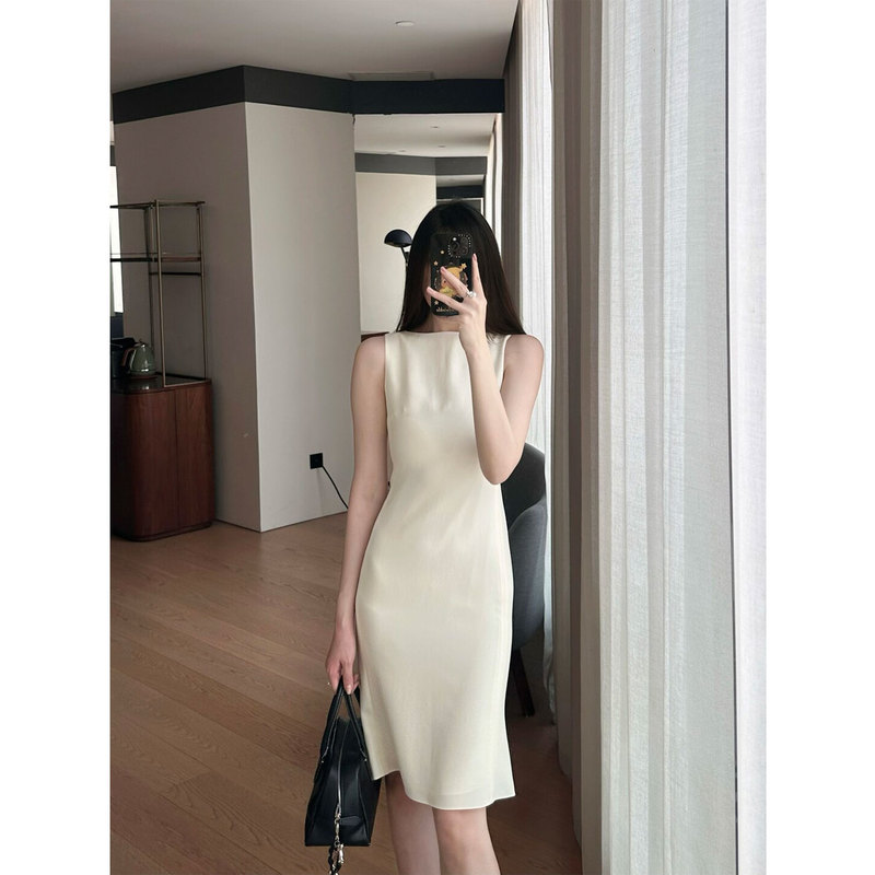 Tailored Rachel Dress: Acetate Off-Shoulder Boat Neck Fishtail Slim-Fit Knee-Length Dress
