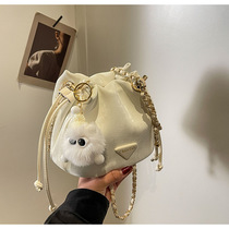 Korean niche underarm bag for women 224 new fashion portable bucket bag high-end versatile casual crossbody bag