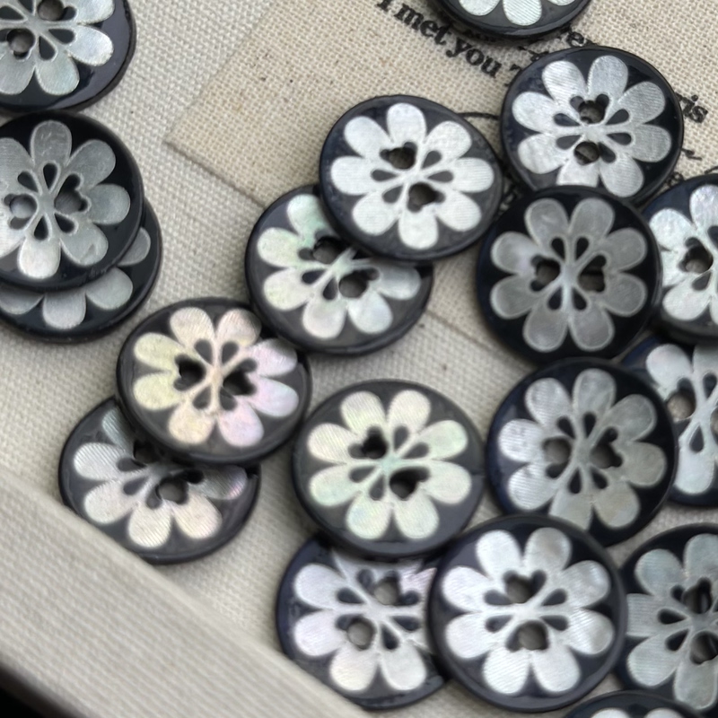 14mm Black Four-Leaf Clover Shell Button Dark Retro Style Coat Shirt Decoration Unique Style