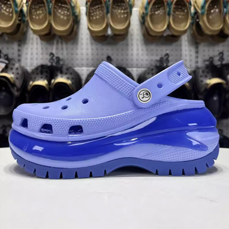 Light Wheel Perforated Shoes for Women, Same Style as Bai Jingting, Summer Outdoor Thick-Soled Height-Increasing Closed-Toe Beach Sandals, High-Heeled Slippers