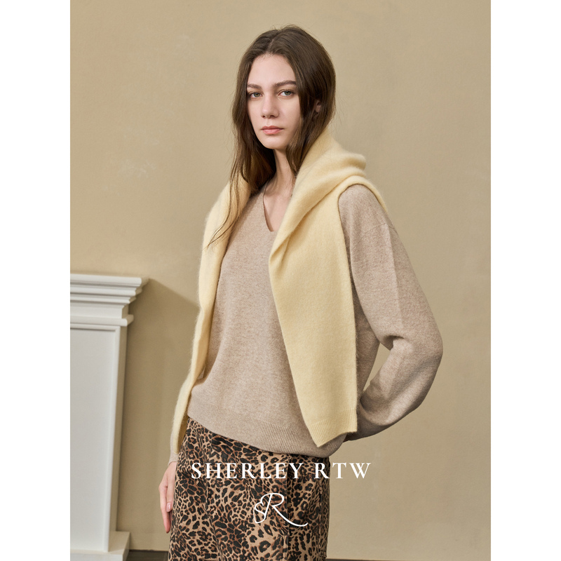 Sherley Rtw 26 Spring and Autumn New Soft and Loose 100% Wool Pullover V-Neck Slimming Knit Sweater Versatile Sherley Rtw 26 Spring and Autumn New Soft and Loose 100% Wool Pullover V-Neck Slimming Knit Sweater Versatile