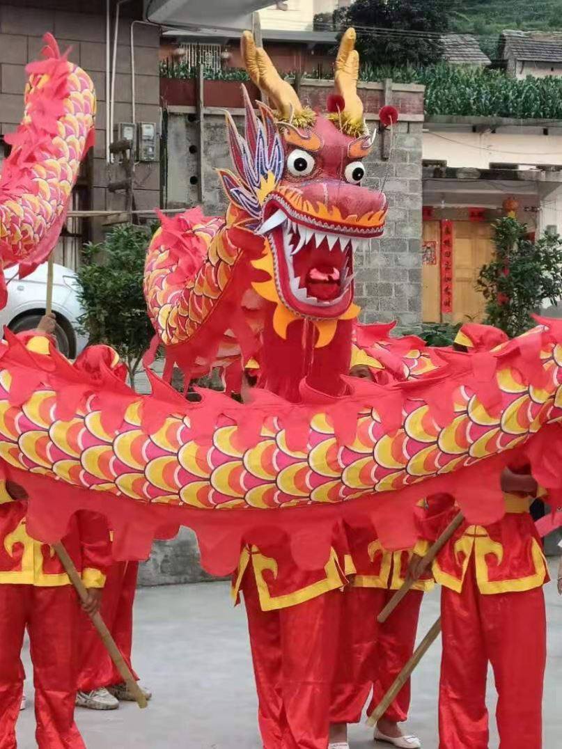 秧歌服舞龙舞狮服装:传统艺术的新潮演绎,让你成为舞台焦点!-秧歌服-淘宝好物网