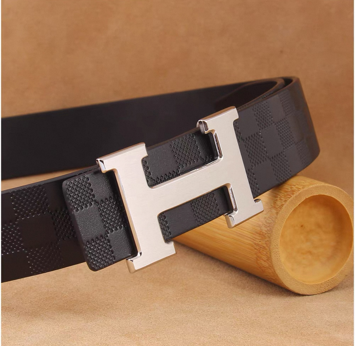 Bestseller Herrenledergürtel echtes Leder H-Buchstaben Schnallenschloss lässiger modischer Trend Vollnarbenleder Lochgürtel Hochwertiges Gefühl