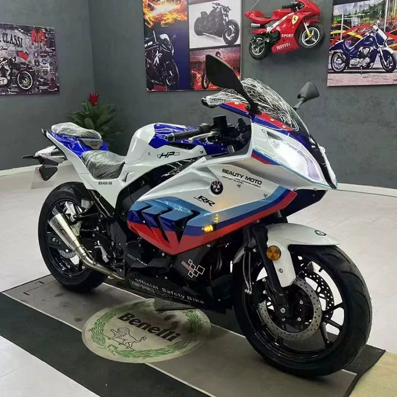 Мотоцикл Kawasaki Ninja R3 — спортивный взрослый байк, несколько цветовых вариантов, разрешён для регистрации