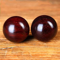 Small-Leaf Rosewood Health Ball, Fitness Ball, Hand-Held Ball, Rehabilitation, Massage and Playing with Solid Ball for Middle-Aged and Elderly People