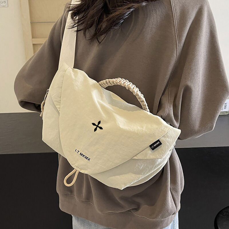 Vivienne Dawn Multifunctional Chest Bag for Women 2026 New Large-Capacity Casual Commuter Crossbody Dumpling Bag