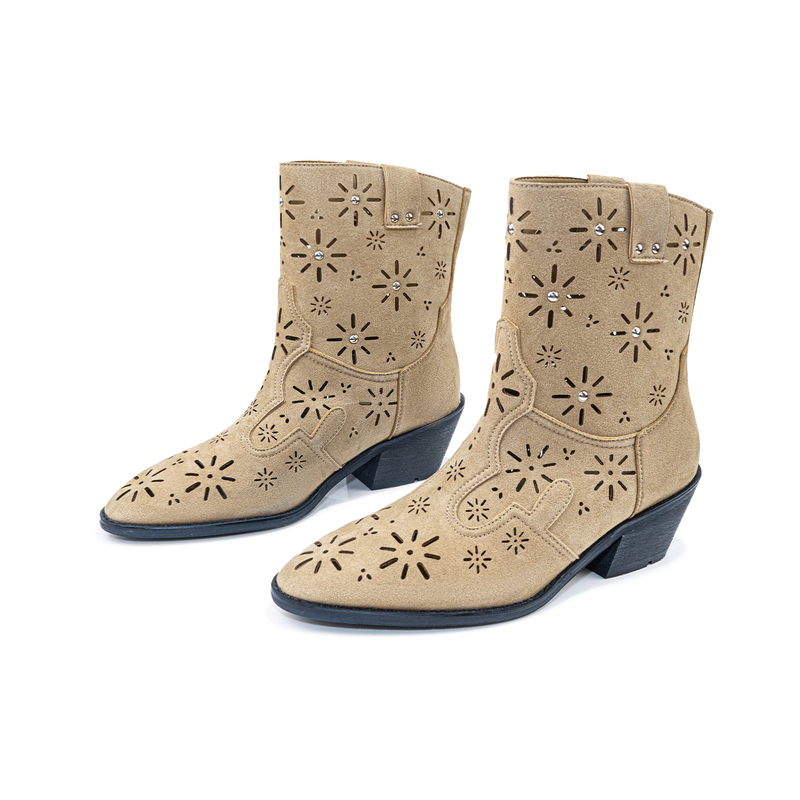 【Hollow-Out Studded Western Martin Boots for Women, Chunky Heel, Perforated Breathable Short Boots, Sandals】 【Hollow-Out Studded Western Martin Boots for Women, Chunky Heel, Perforated Breathable Short Boots, Sandals】