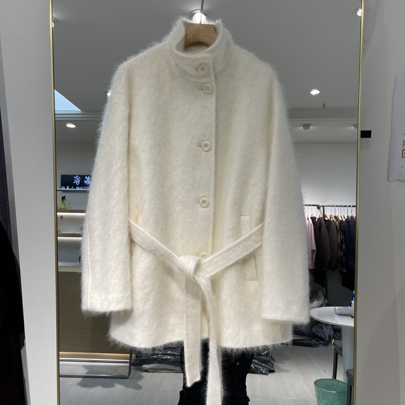 Shopping Mall Same Style Brushed White Coat for Women, Winter High-End Plush Lace-Up Petite Jacket, 2025 New Model