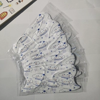 Мягкая и милая собака цвета корицы с V-образным лицом