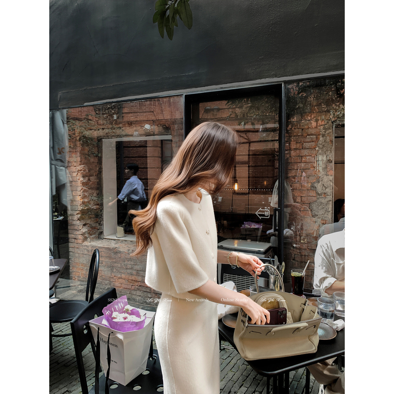 Liu Zhixian【Fragrant Silhouette】Elegant and Simple Design Round-Neck Short Jacket + Straight Skirt Set