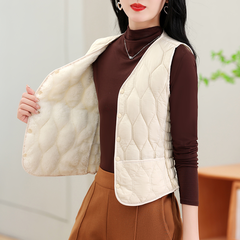 PJS #NO-004 JORE Down Vest 陆JUN羽绒马甲：冬季保暖新宠，潮流与温度并存的秘密武器！