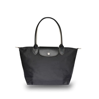 Ручка средней длины, черная.