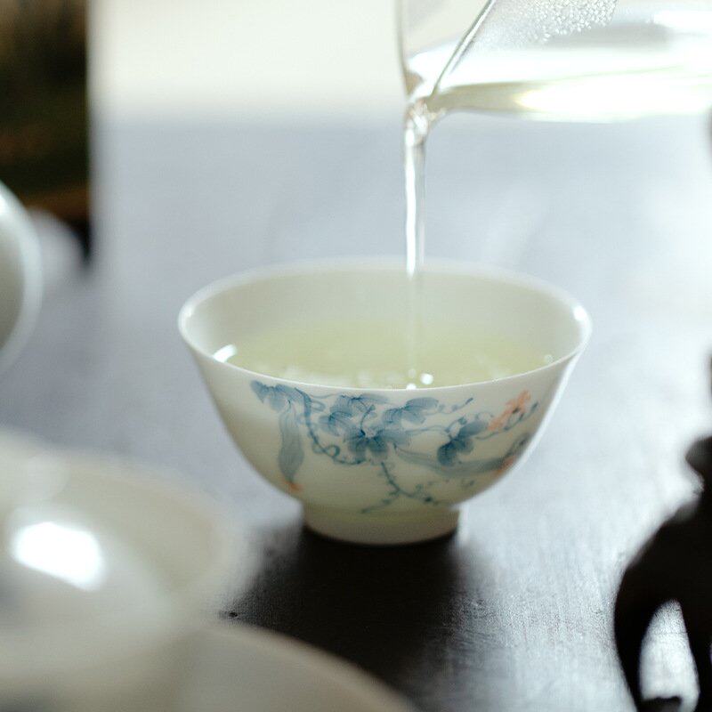 White porcelain handmade master cup with underglaze color and hand-painted blue and white tea cup for household Japanese tea cup and Kung Fu tea set