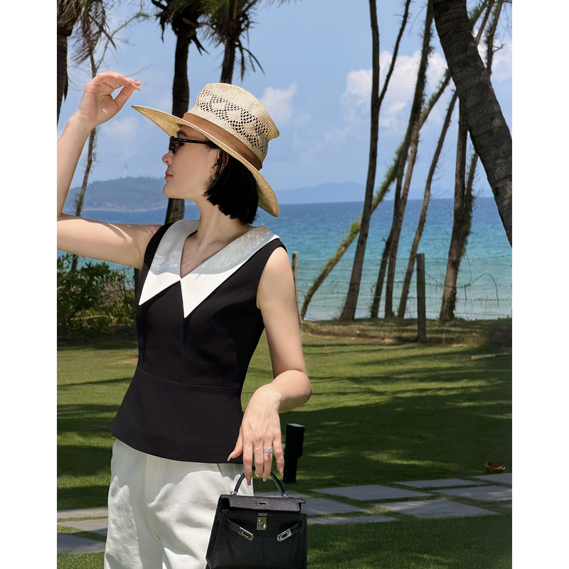 Yuan Yiling [Dream Paris] Black and White Contrast T-Shirt for Women, Spring/Summer Hepburn Style Sleeveless Vest, Versatile Top