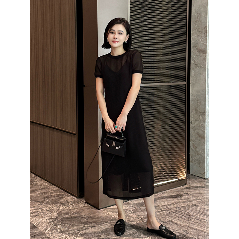 Yuan Yiling [Blogger ins] Black French-Style Acetate Slip Dress for Women, Light Luxury with a High-End Feel, New Model 26