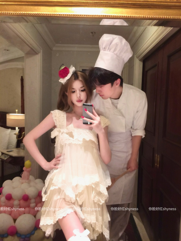 Your Face Is so Red, Shyness - Little Cake - Halloween Couple Cake Chef Cosplay Costume