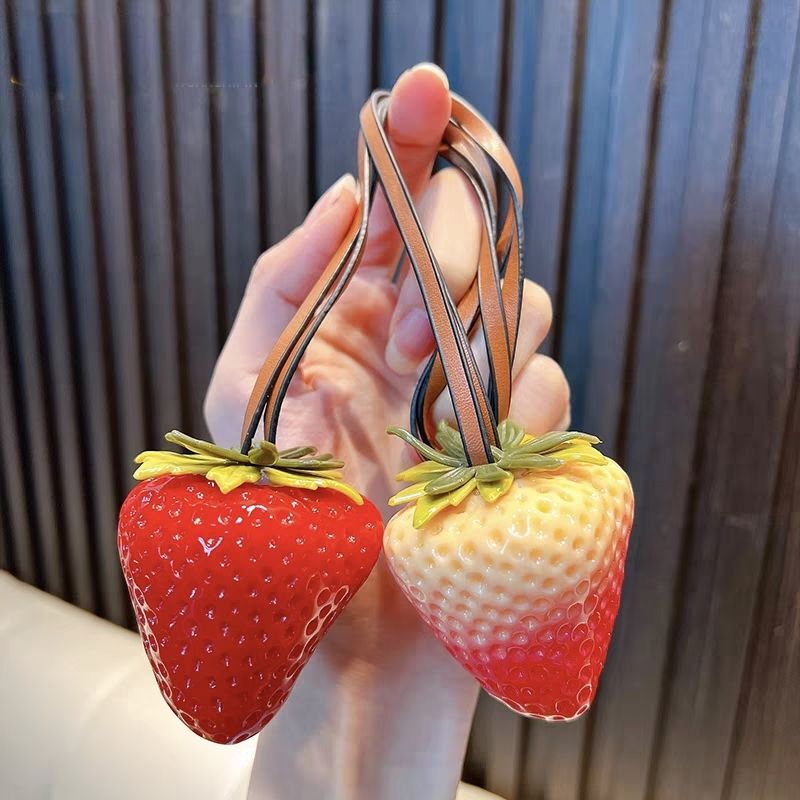 Liu Yuning's Same Style Strawberry Pendant, Celebrity-Inspired 3D Strawberry, Cute and Sweet Bag Charm for Couples