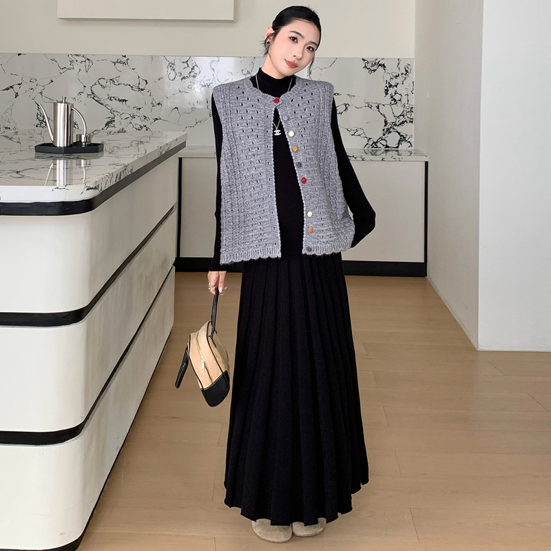 Maternity Wear 2026 Autumn Style, Fashionable Hollow-Out Knitted Vest, Base Shirt, Pleated Skirt, Three-Piece Set for Pregnancy Maternity Wear 2026 Autumn Style, Fashionable Hollow-Out Knitted Vest, Base Shirt, Pleated Skirt, Three-Piece Set for Pregnancy