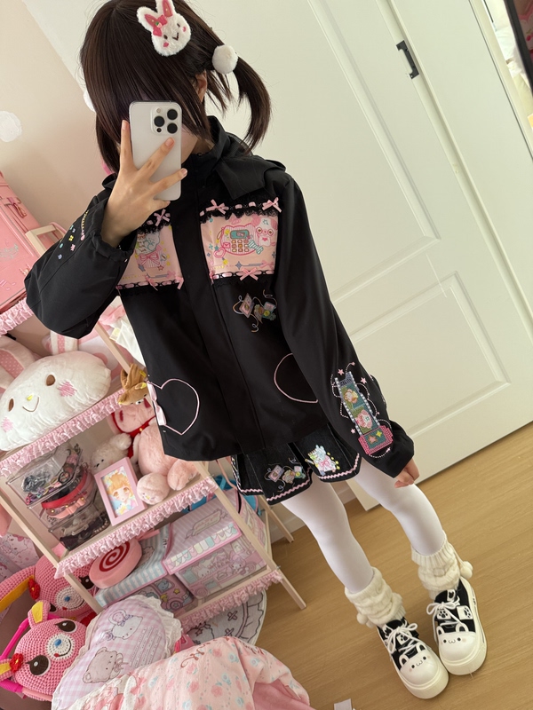 Jackets in Stock | Xiaoyu Fufu's Original Autumn and Winter Style Features Chest Embroidery, Has a Removable Liner That Is Very Warm.