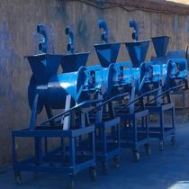 Livestock farm feces dry and wet separator squeeze dryer livestock feces solid-liquid separator feces dehydrator
