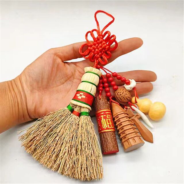 Sorghum seedling mini broom folk custom broom baby child mini broom hanging bedside stroller crib for sleeping and preventing fright