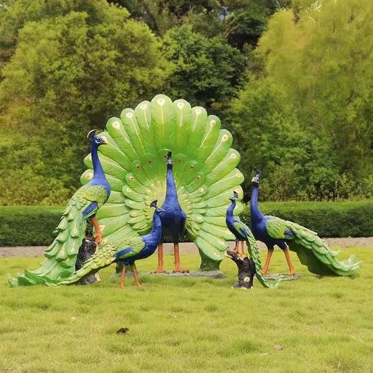 Outdoor Garden Artificial Peacock Sculpture Landscape Animal Fiberglass Ornament for Community Courtyard Floor Decoration