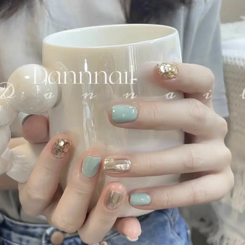 [Original Real Shot] Fake Nails Handmade Real Shot Fresh Milk Green Mirror Champagne Sparkling Large Glitter Pieces Wearable