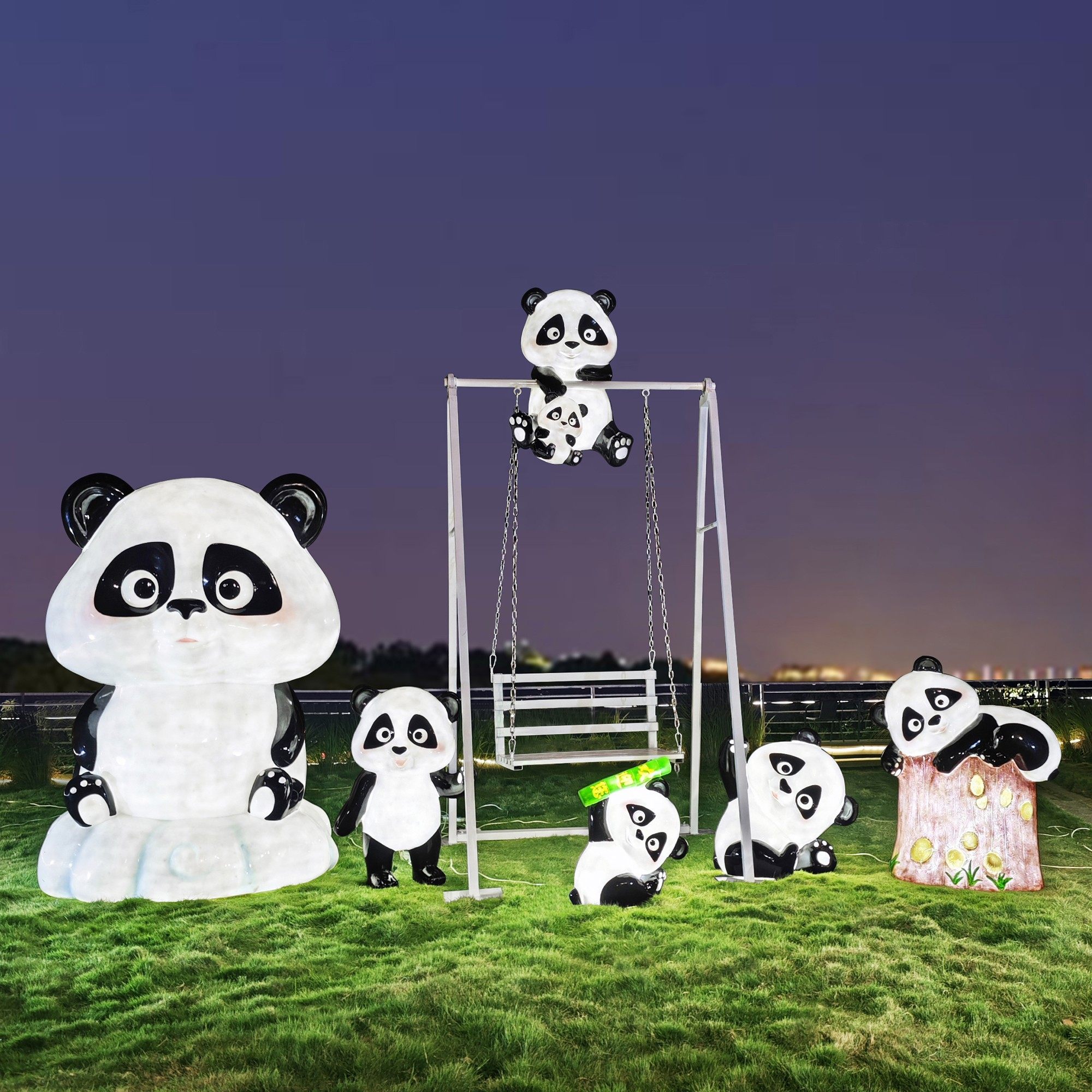 户外发光熊猫秋千为何能成2025年庭院爆款?适合你的家庭吗?