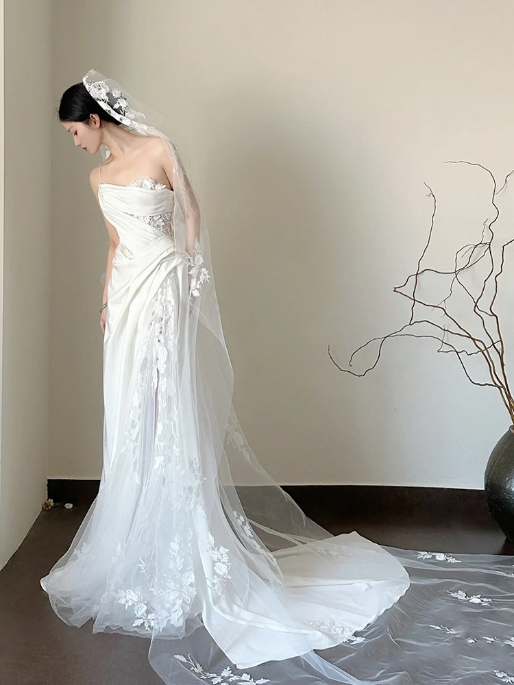 Strapless Bridal Light Wedding Dress, Forest Style, High-End French Retro Lace Fishtail Dress for Wedding Reception and Travel Photography