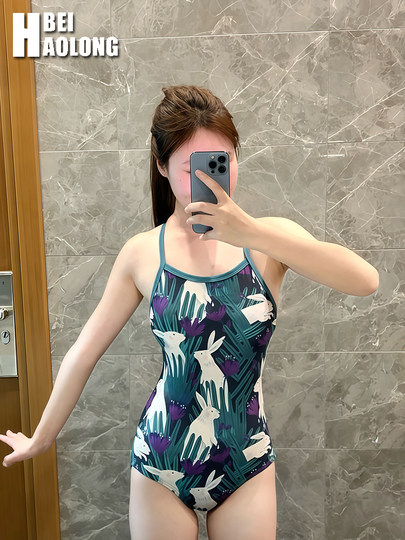 贝浩龙2024新款高级感游泳馆竞速训练连体泳衣三角绿色兔子网红