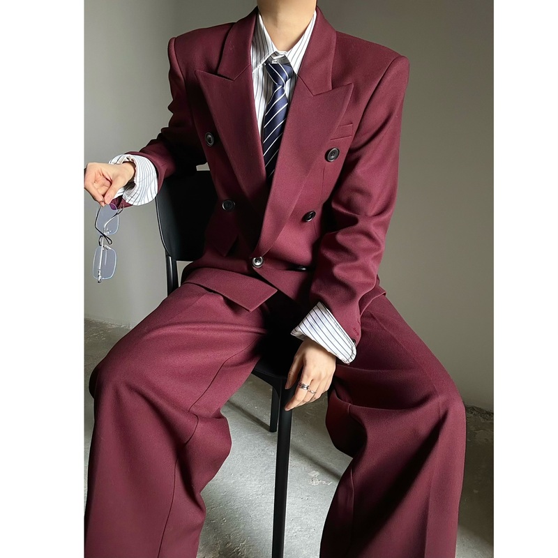 Asae Burgundy Retro Blazer with a Structured Silhouette, Unisex Shoulder Pads, Regular Shoulder Style Suit Pants Set Asae Burgundy Retro Blazer with a Structured Silhouette, Unisex Shoulder Pads, Regular Shoulder Style Suit Pants Set