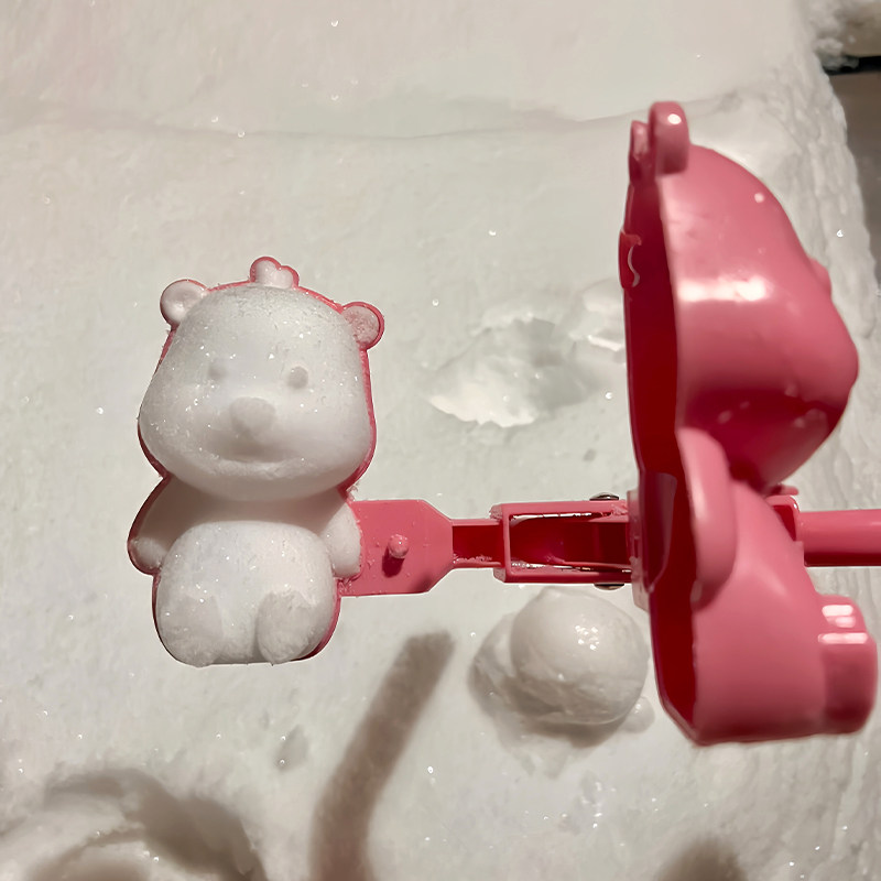 ループスノーボールクリップ：雪遊びをする子供たちにぴったりの、キュートで楽しいスノーボールクリップ。雪合戦や雪だるま作りに最適です。