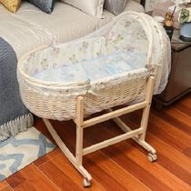 Baby sleeping basket is portable in summer and can be carried flat when going out in the car. It is safe for newborns to be discharged from hospital. V is for use in the car and is ultra-light.