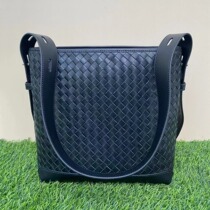 2024 New Genuine Leather Tote Bag Design Handmade Single Shoulder Sheepskin Bag Fashionable Large Capacity Woven Bucket Bag