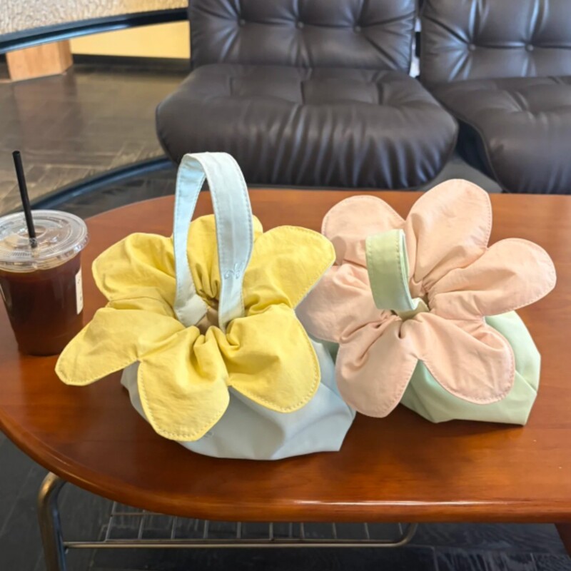 New Original Floral Handbag, High Aesthetic Value, Fresh and Cute, Portable Handbag, Convenient for Commuting, Large Capacity Small Bag