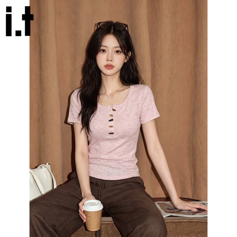 Chocoolate French-Style Pink Henry Collar Short-Sleeve T-Shirt for Women, Summer, Stunning Horn Button, Slimming Top Chocoolate French-Style Pink Henry Collar Short-Sleeve T-Shirt for Women, Summer, Stunning Horn Button, Slimming Top