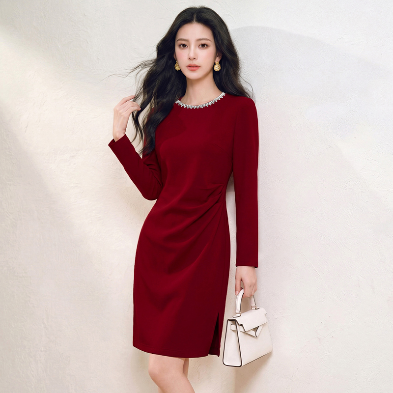 High-End Textured Red Dress with Diamonds for Women, Autumn 2026, Elegant Petite Formal Occasion Exquisite Gown