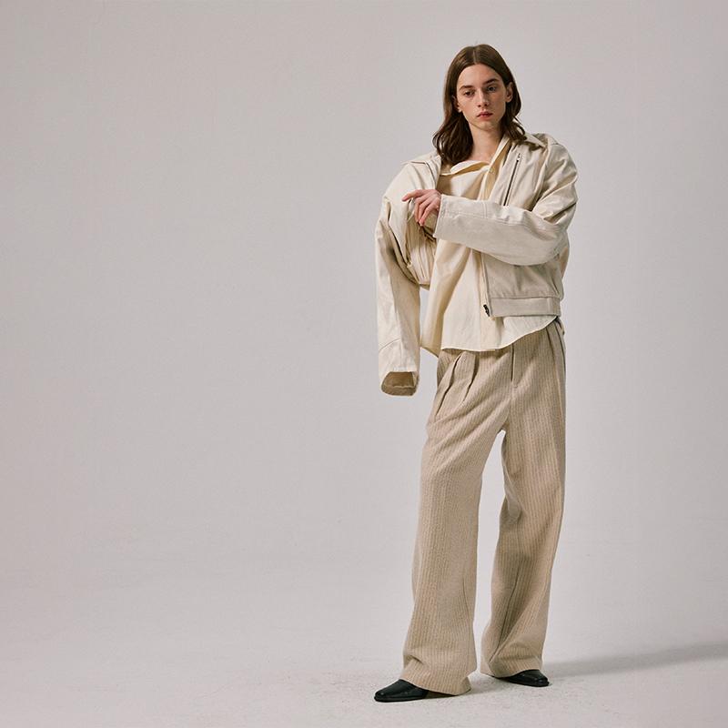 Amicus Animae High Wool Content Pleated Basic Dress Pants