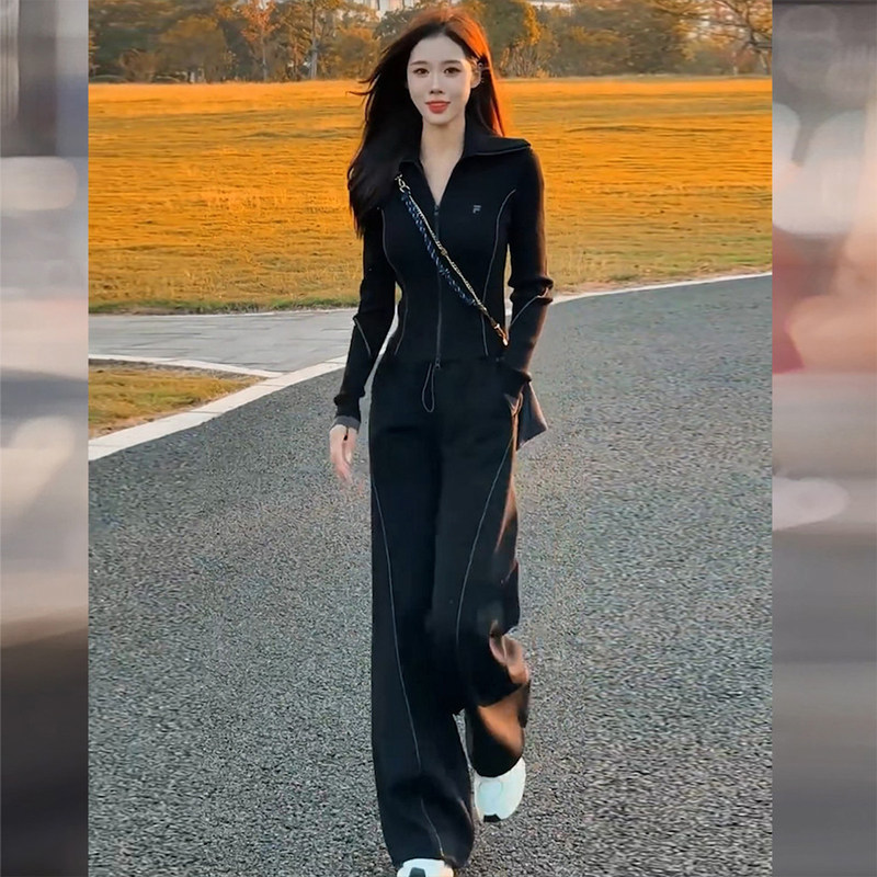 High-End Casual Sports Suit for Women, Spring and Autumn New Style, Korean Style, Elegant, Age-Reducing, High-End Sweatshirt and Sweatpants Two-Piece Set High-End Casual Sports Suit for Women, Spring and Autumn New Style, Korean Style, Elegant, Age-Reducing, High-End Sweatshirt and Sweatpants Two-Piece Set