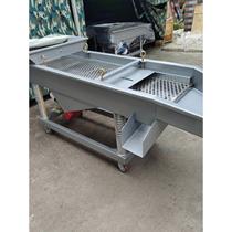 Vibrating screening machine Vibrating screen machine Small vibrating screen Industrial screening machine separates plastic particles Customized stainless steel