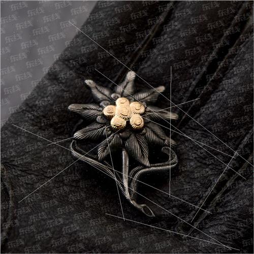 Snowsuede flower made of old mountain reengraving Soldier Brooch Oak Leaf leaf Leaf Chest Badge L