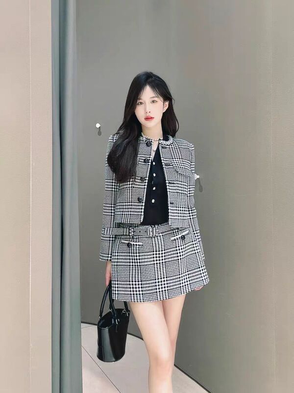 British Self25 Autumn/Winter In-Stock Black and White Plaid Tweed Short Jacket Top and Skirt Set