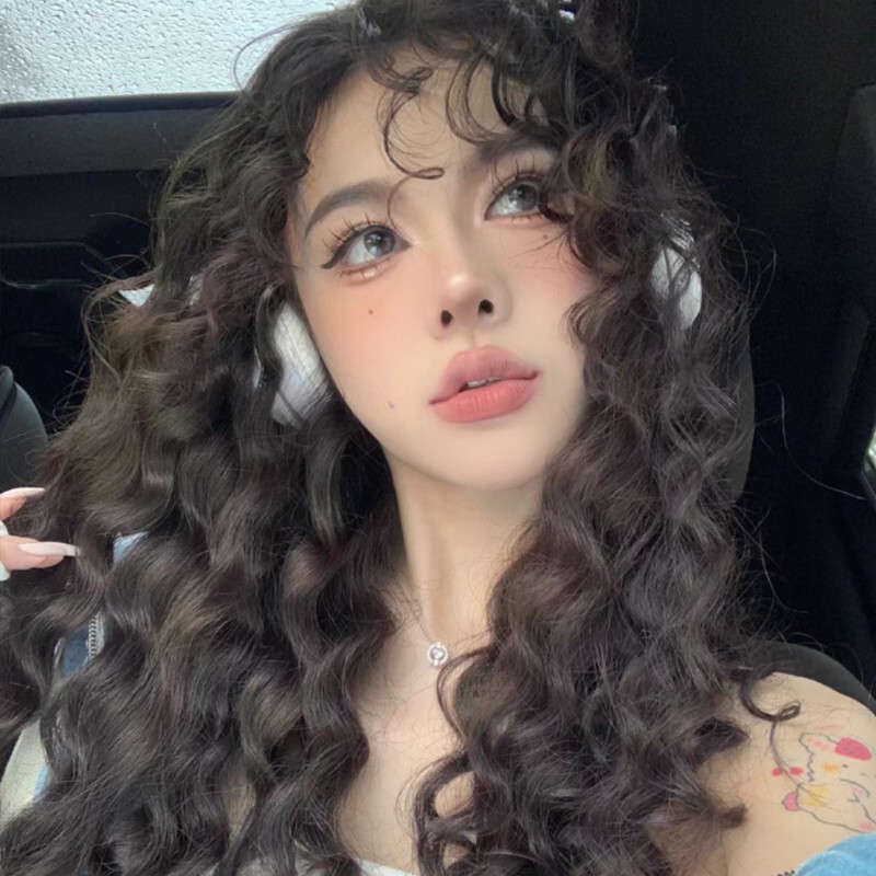 Latin American Style Long Curly Wig for Women, Bubble Head Wig, Synthetic Hair Wig, Wool Curls, European and American Style, Fluffy and Natural Full Head Wig