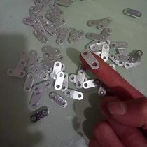 Words are connected to the picture frame hanging pieces corner codes ears one-word luminous characters iron pieces are installed and fixed advertising ears are small ears.