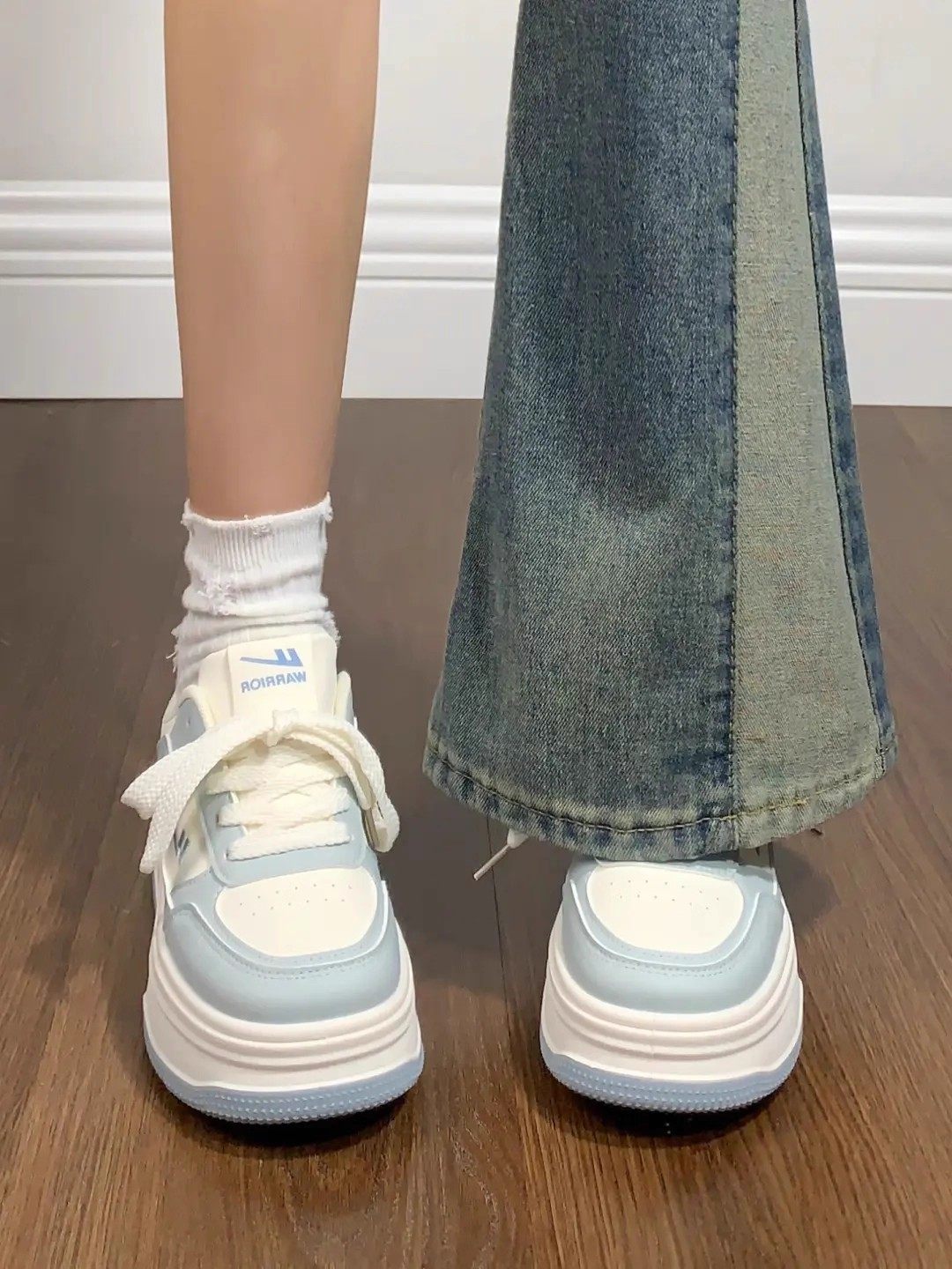 Pull Back Women's Shoes, Autumn and Winter White Sneakers for Women, 2025 New Thick-Soled Height-Increasing Versatile Niche Design Sneakers